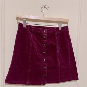 Forever 21 faux-suede burgundy corduroy A-line mini skirt with buttons, size M
